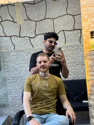 صورة من الصالون