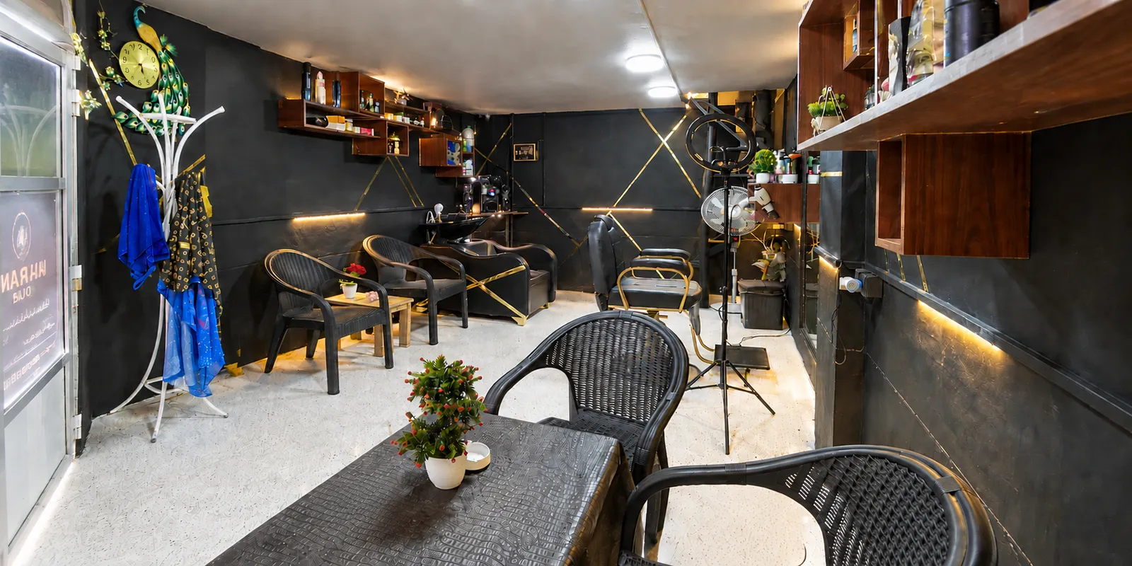 صالون OMRAN BARBERSHOP