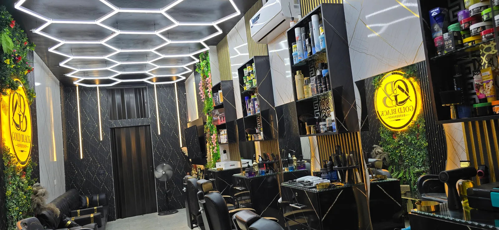 صالون Gold Black