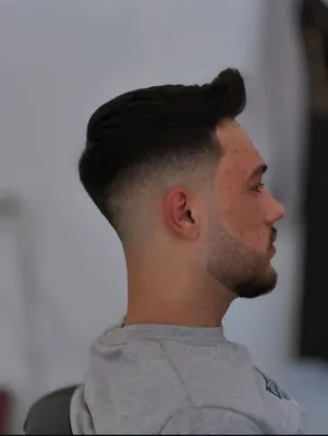 صورة من صالون المختار في حماة