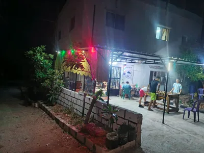 صورة من صالون وائل في اللاذقية