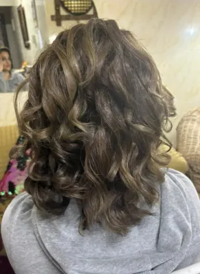 صورة من صالون لميس في اللاذقية